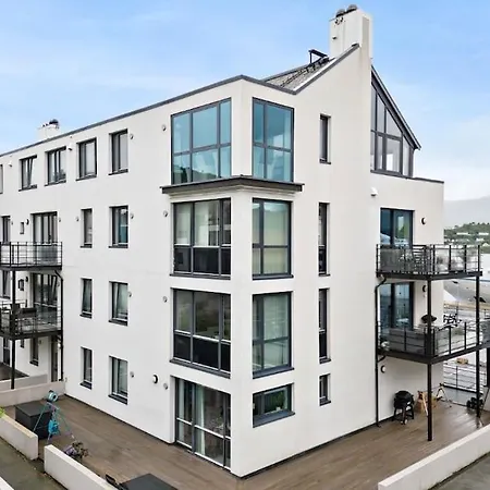 Sentral I Brosundet *